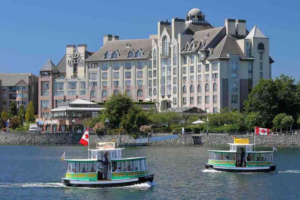 Amazing Location 2 Bedroom Minutes From Downtown Victoria Buitenkant foto